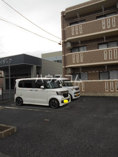 19/23 駐車場