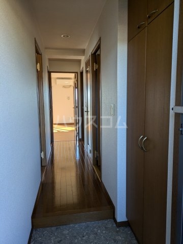 24/30 エントランス