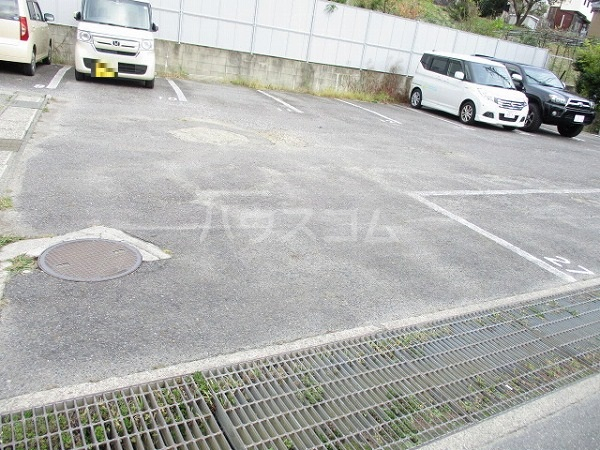 22/30 駐車場
