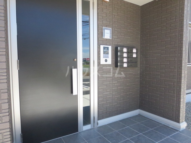 25/29 エントランス