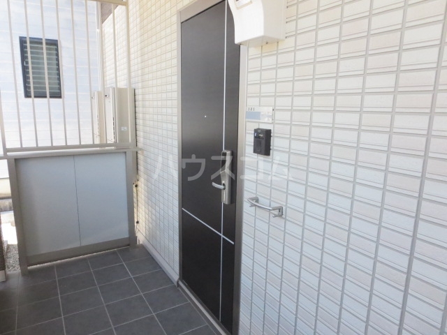 27/29 エントランス