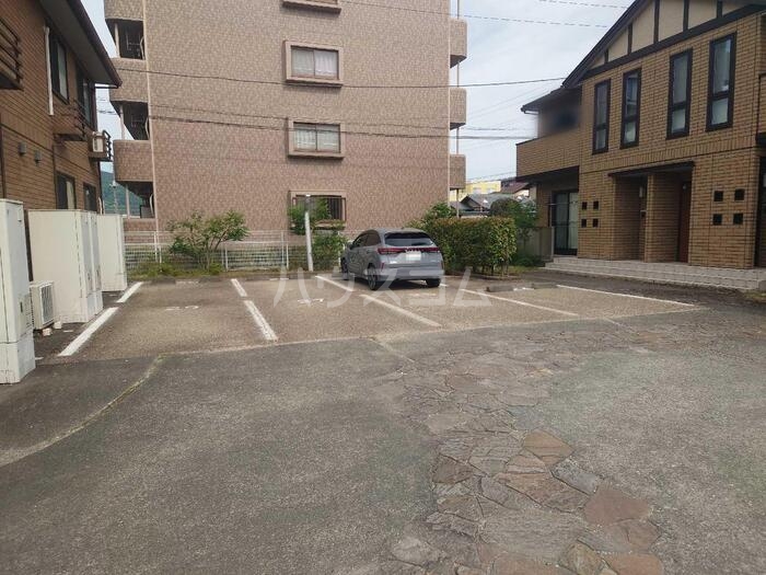 24/28 駐車場
