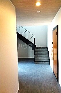 23/30 エントランス