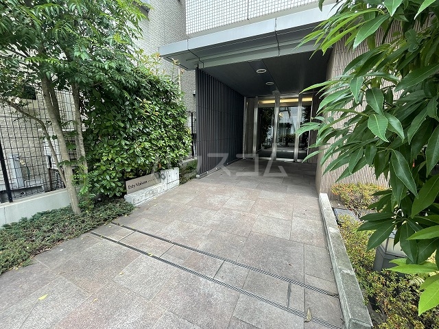 2/3 エントランス