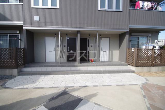 16/19 エントランス