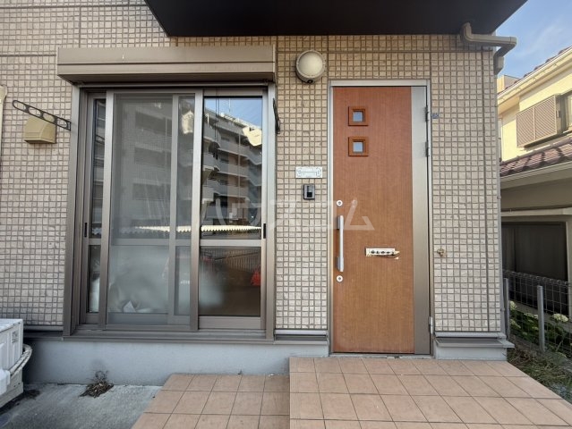 25/30 エントランス