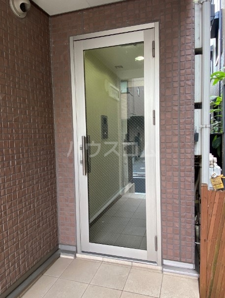 2/3 エントランス