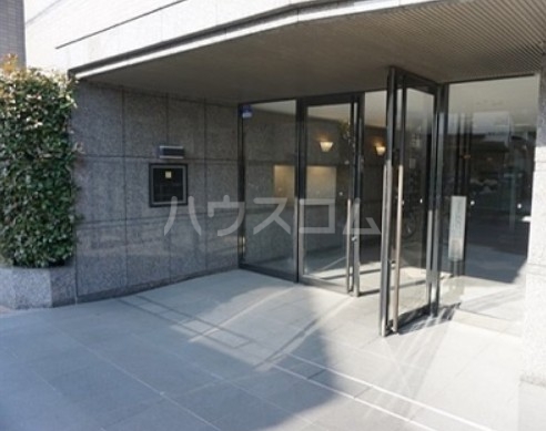 24/29 エントランス