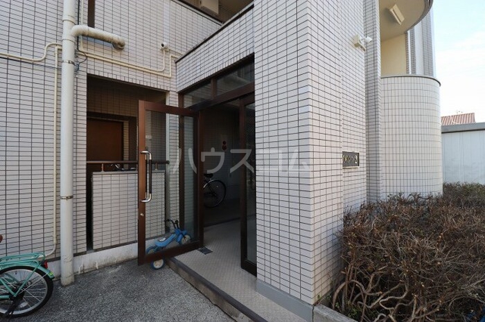 17/25 エントランス