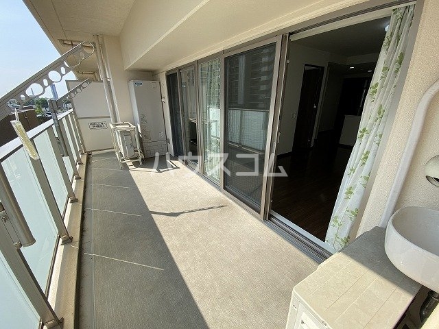 24/30 エントランス