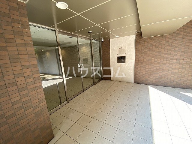 26/30 エントランス