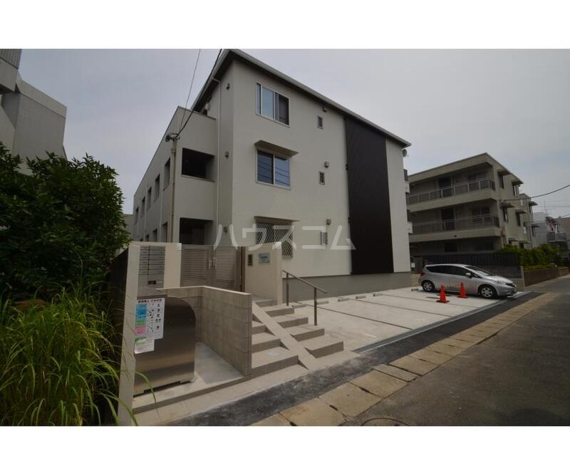 3/7 エントランス