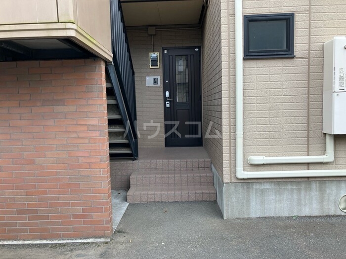 16/17 エントランス