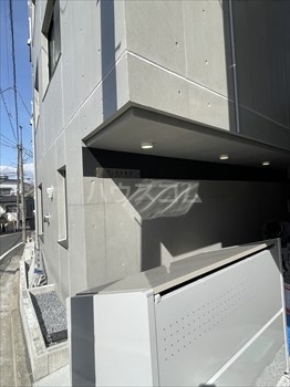25/30 エントランス