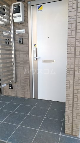 23/29 エントランス