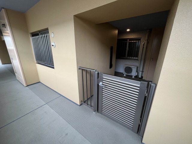 29/30 エントランス