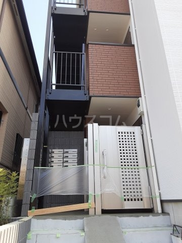 21/30 エントランス