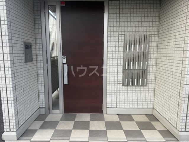 2/4 エントランス