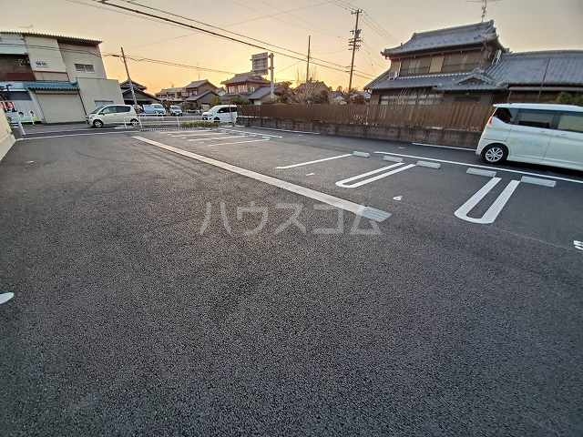 26/30 駐車場