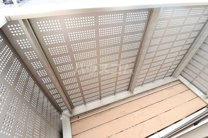 13/23 バルコニー