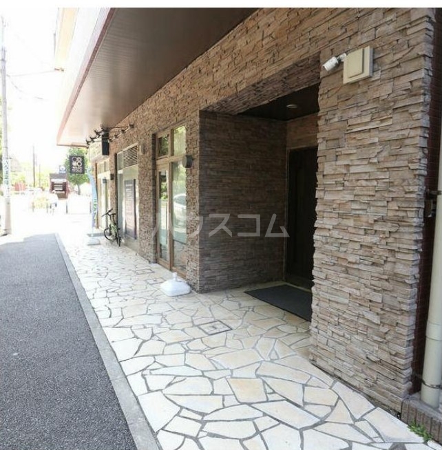 19/26 エントランス