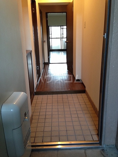 20/30 エントランス