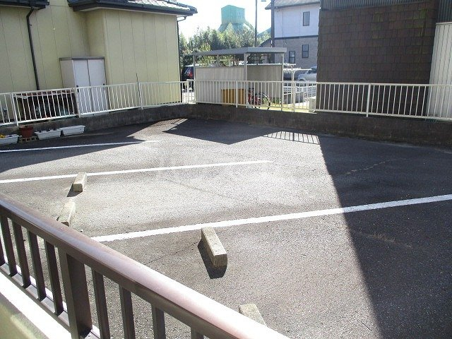 22/28 駐車場