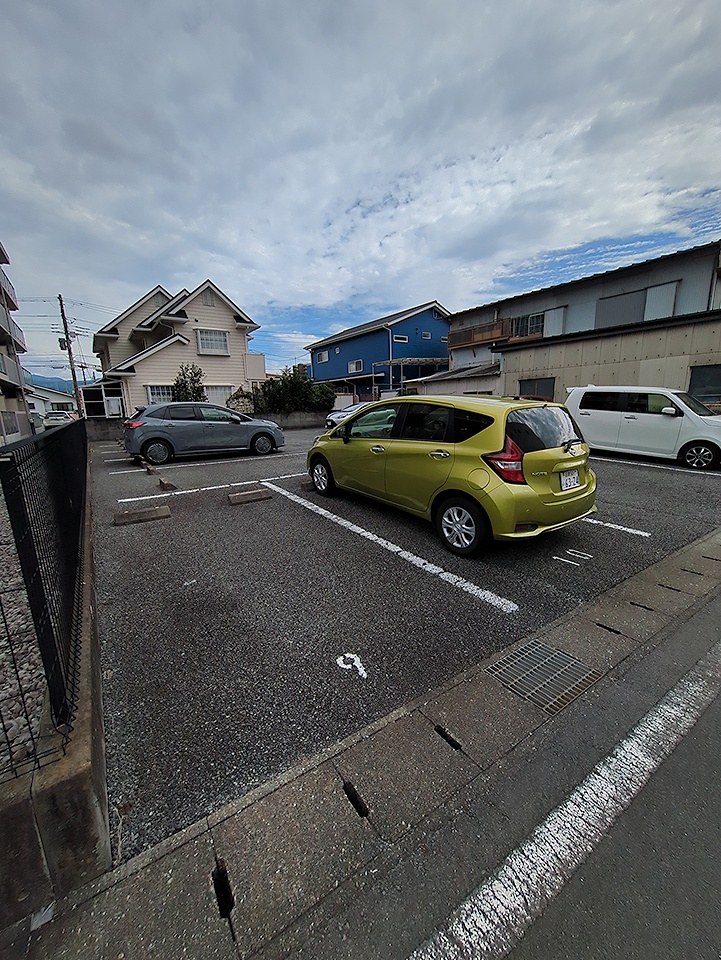 20/23 駐車場