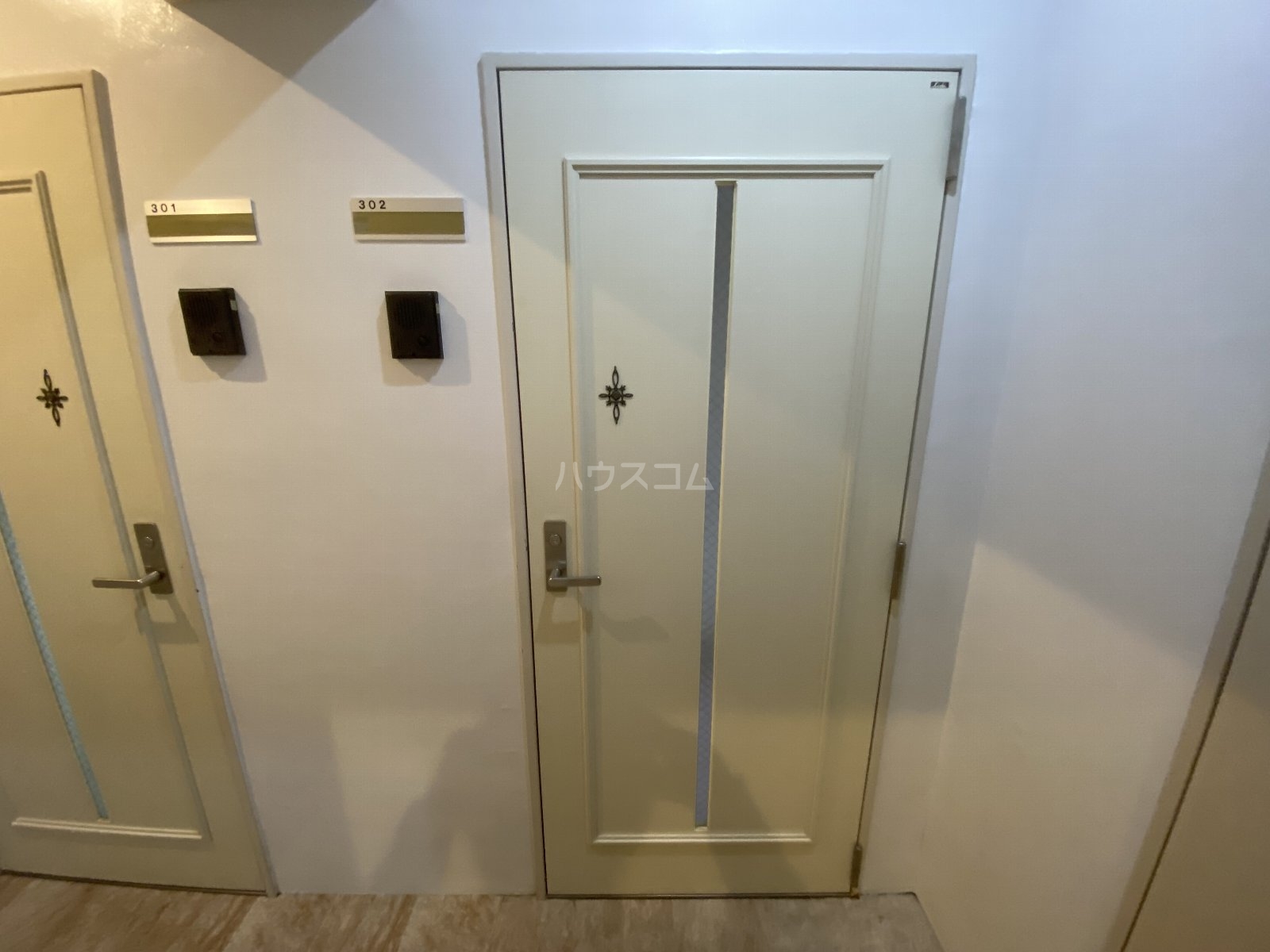 26/30 エントランス