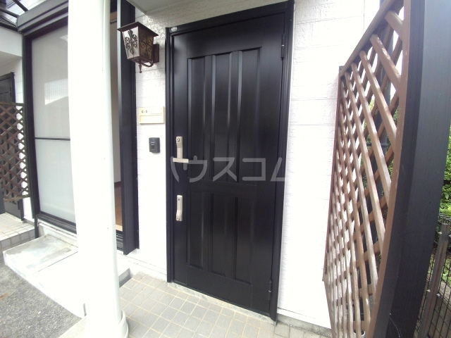 19/30 エントランス