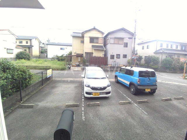 4/13 駐車場