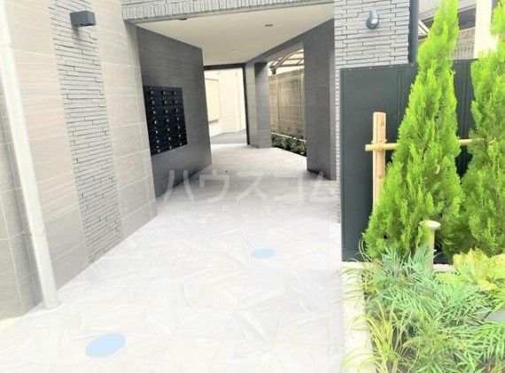 2/4 エントランス