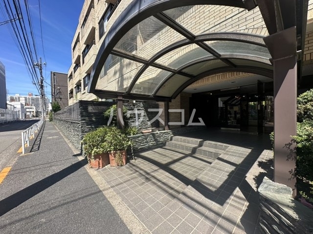 17/25 エントランス