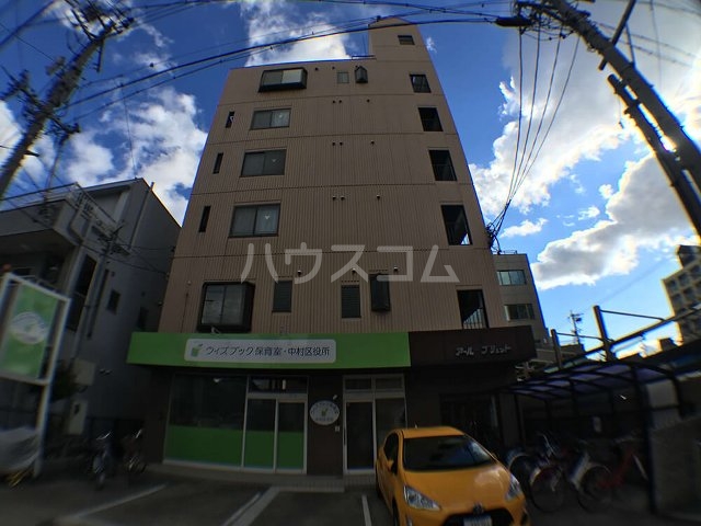 22/30 エントランス