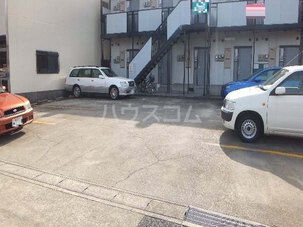 14/23 駐車場