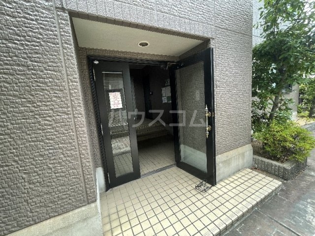 17/25 エントランス