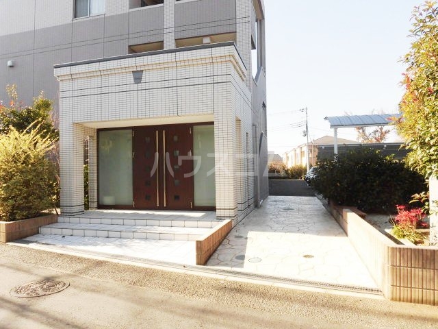 16/22 エントランス