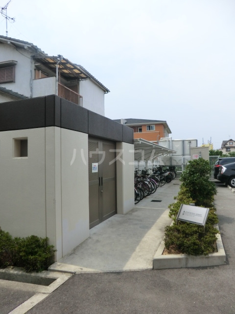 13/23 エントランス