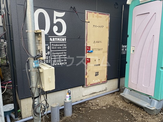 24/25 エントランス