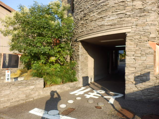 22/30 エントランス