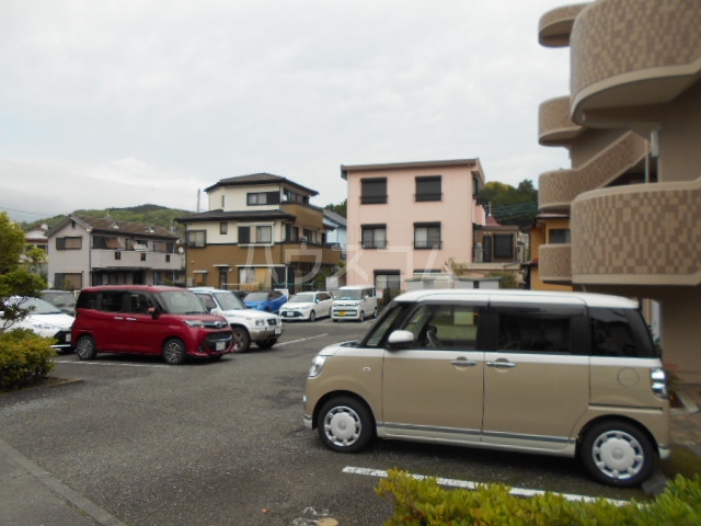 18/21 駐車場