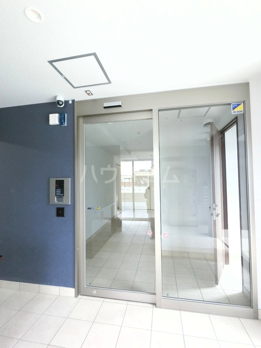 16/18 エントランス