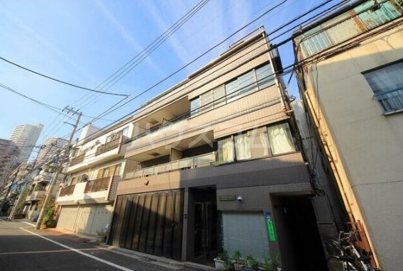 18/22 エントランス