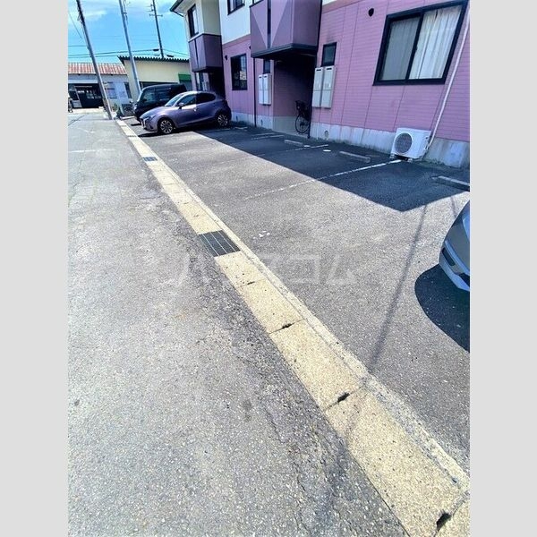 14/15 駐車場