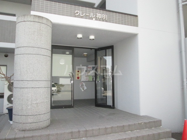 16/19 エントランス