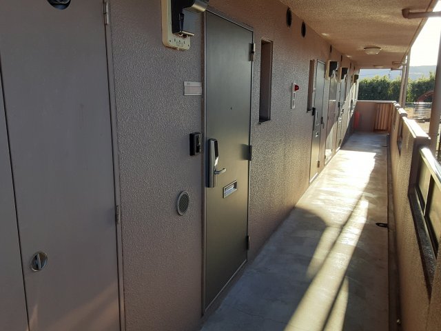 21/30 エントランス