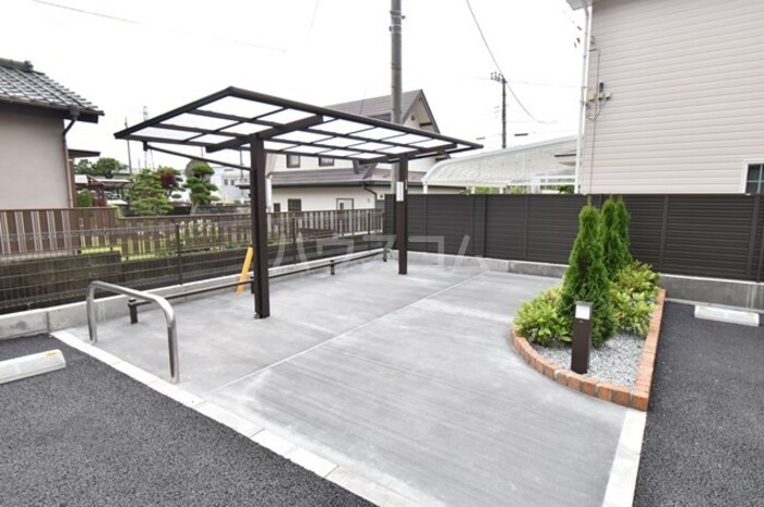 16/17 駐車場