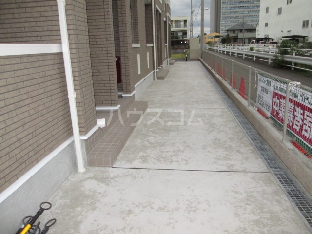 21/26 エントランス