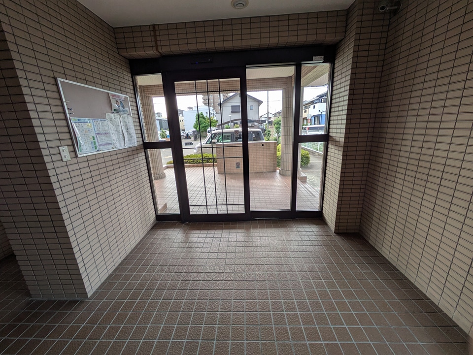 2/3 エントランス