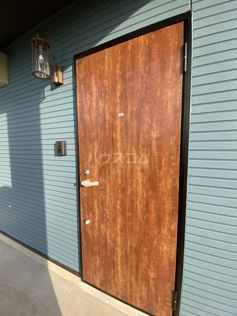 28/30 エントランス